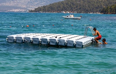 Plateforme de baignade 06